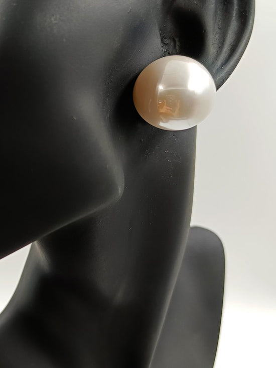 Pure Radiance White Pearl Studs for Every Occasion