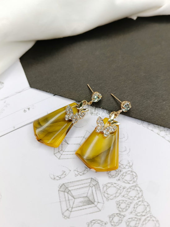 Polished Perfection Anti-Tarnish Floral Design Long Earring for timeless Beauty